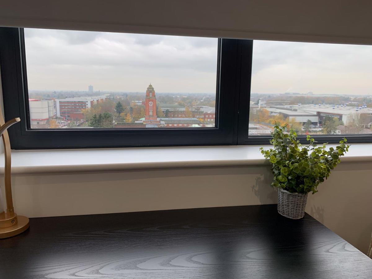 Stylish Studio Apt Overlooking Old Trafford Apartment Манчестър Екстериор снимка